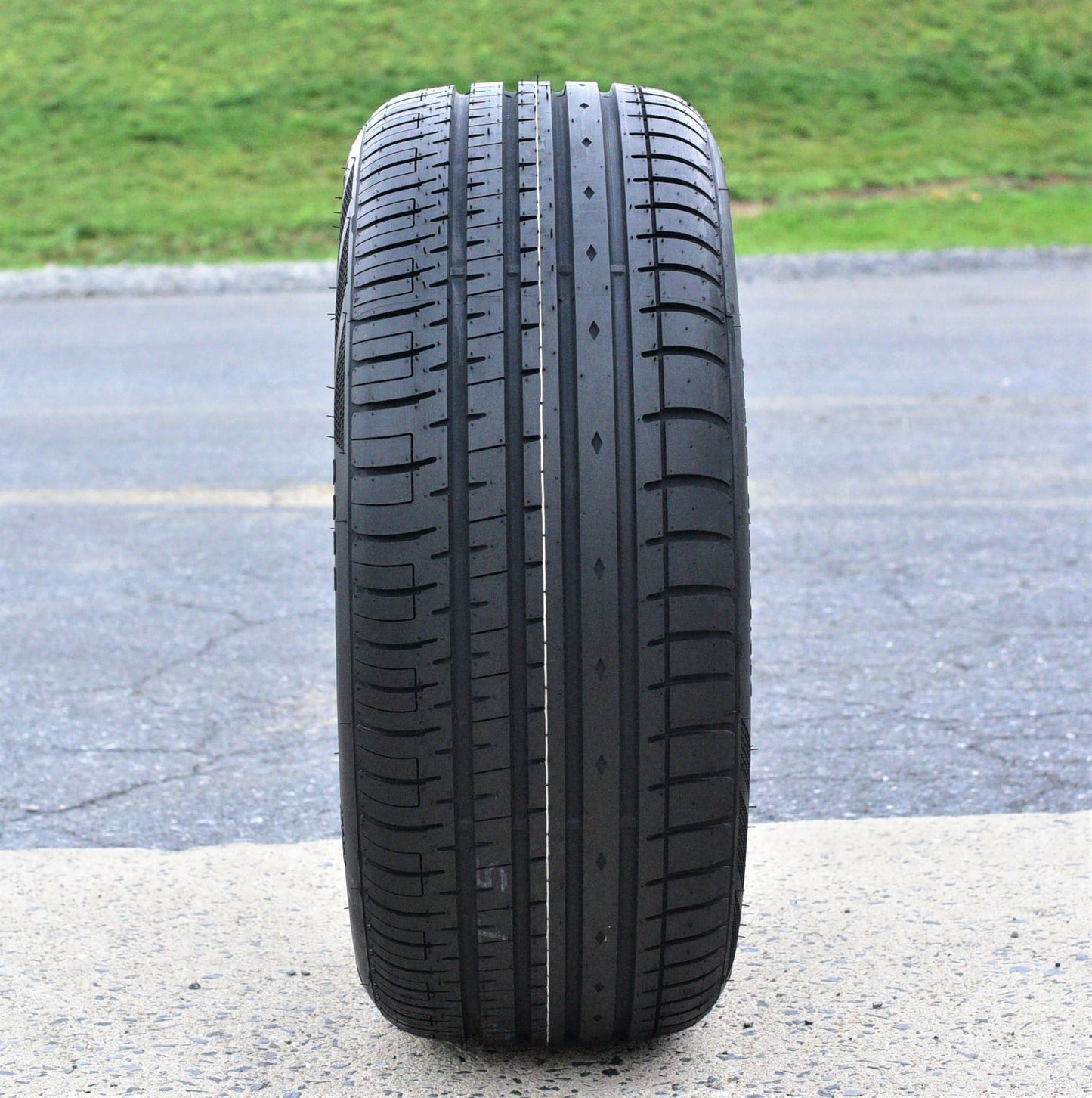 A pair of 2(2) 225/40R20 101W XL AS A/S performance tires